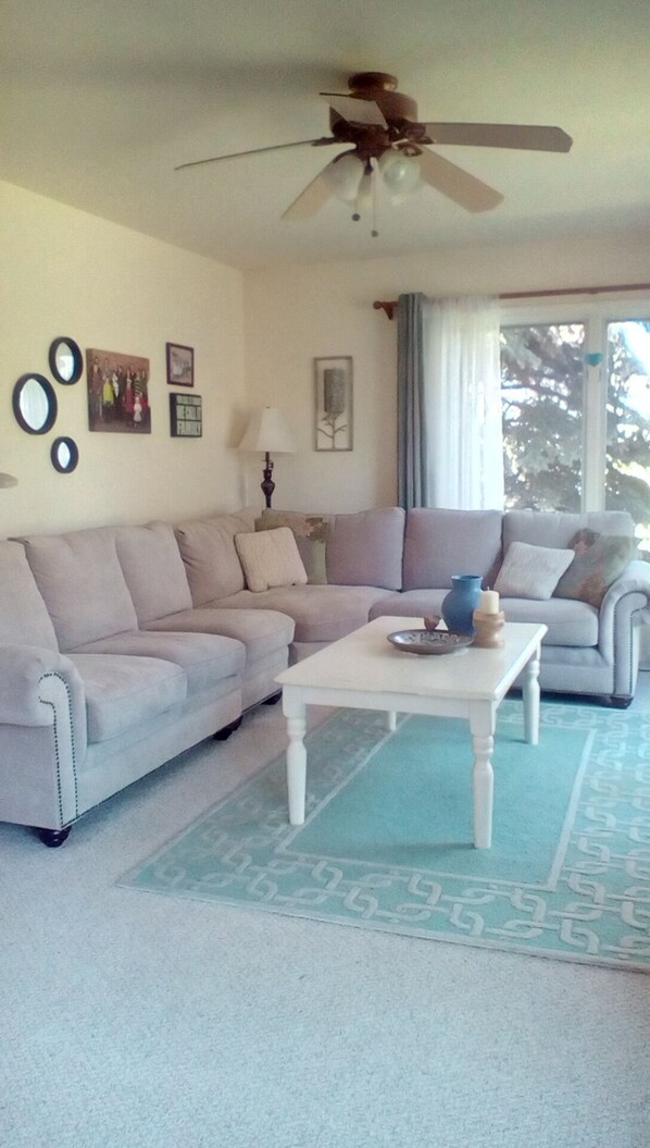 TV, fireplace, DVD player, table tennis