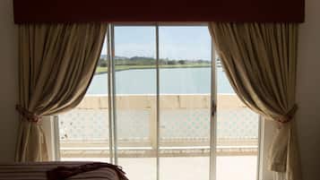 Comfort Condo, 2 Bedrooms, Ocean View | 2 bedrooms, premium bedding, down duvets, individually furnished