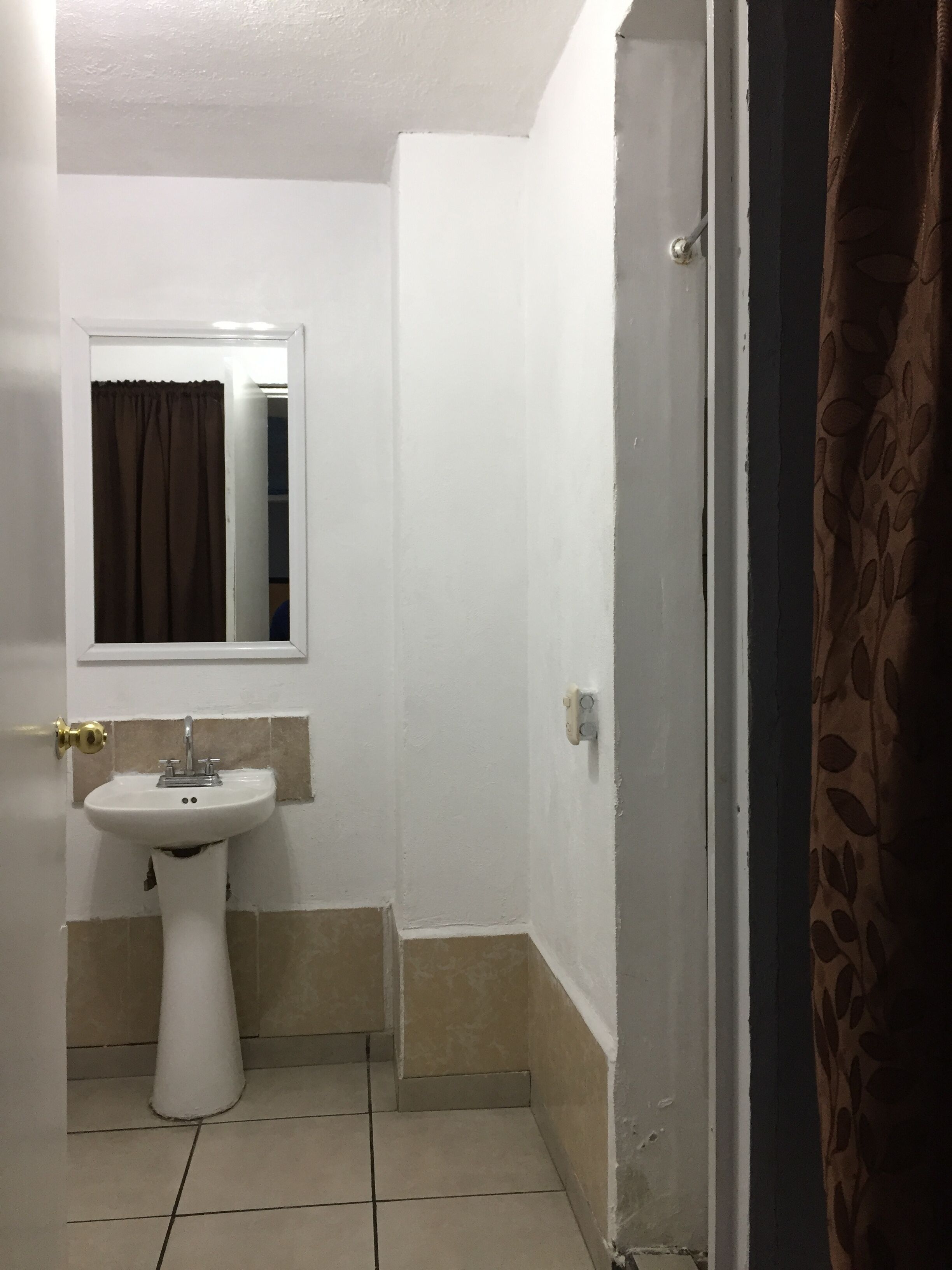 shower, towels, soap, shampoo