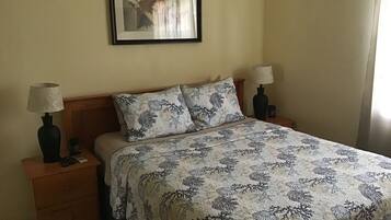 1 habitación, tabla de planchar con plancha, wifi y ropa de cama