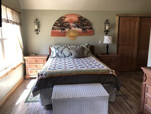 3 slaapkamers, een strijkplank/strijkijzer, gratis wifi, beddengoed