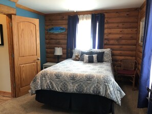 3 slaapkamers, een strijkplank/strijkijzer, gratis wifi, beddengoed
