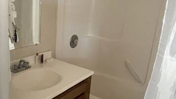 Towels, soap, shampoo, toilet paper