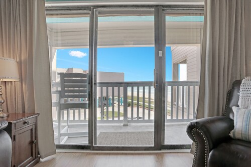 Luxury Seaside Villa - Preferred Building 1 - Pools are Open