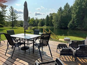 Outdoor dining - WHISPERING PINES COTTAGE-The Most Beautiful Place in America-Sleeping Bear Park (Beulah)