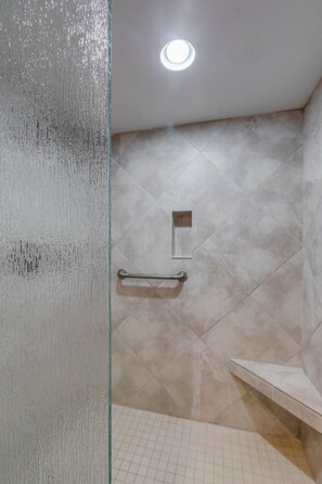 Shower, towels