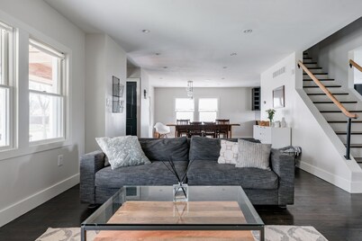 Charming Rustic Modern House Near Detroit Zoo