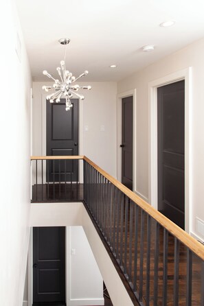 Interior - Charming Rustic Modern House Near Detroit Zoo (Pleasant Ridge)