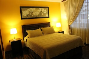 Individually decorated, iron/ironing board, free WiFi, bed sheets