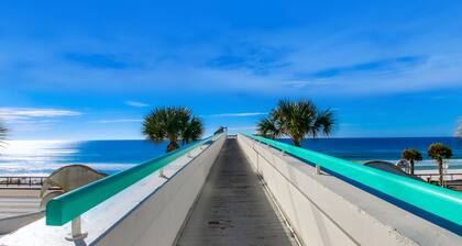 Gulf view condo w/ shared pool, hot tub, tennis, gym & easy beach access