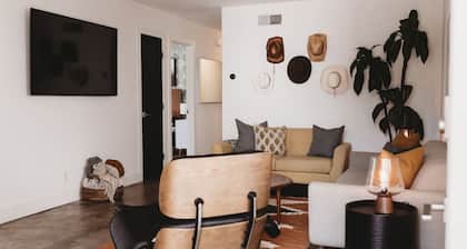 Casa de Vaqueros! Family&Pet Friendly! 3mi->Beach