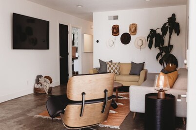 Casa de Vaqueros! Family&Pet Friendly! 3mi->Beach