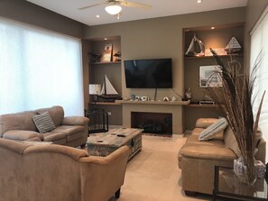 Smart TV y chimenea 