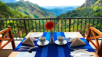 Daily buffet breakfast (USD 8 per person)