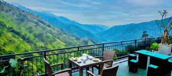 Ella Mount Heaven Hotel