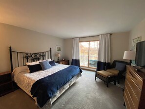 4 Schlafzimmer, Schreibtisch, Bügeleisen/Bügelbrett, Reisekinderbett