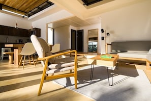 TV, books, stereo, offices - Nalu Nosara Pool Villa Sol (Nosara)