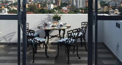 Superbe étage Appartement Haut Avec vue imprenable sur la ville 180 Degree View