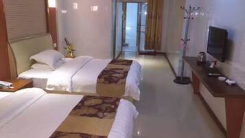 Deluxe Twin Room | Desk, blackout drapes, free WiFi