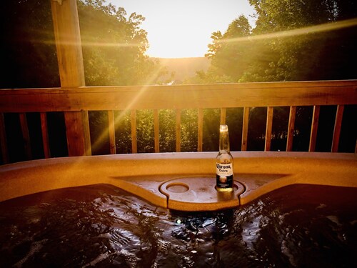 Stunning Lake House with view of Dale Hollow lake