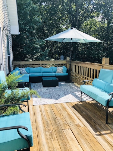 Stunning Lake House with view of Dale Hollow lake