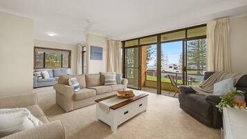 TV, Netflix, streaming services