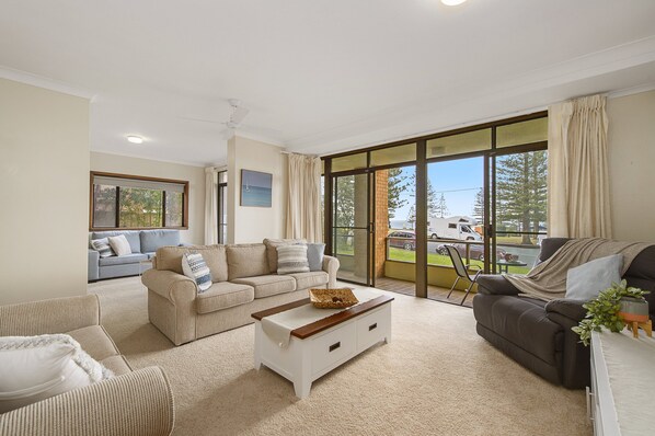 TV, Netflix, streaming services