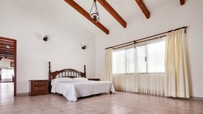 9 bedrooms, free WiFi