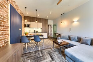 Deluxe Suite, 1 Queen Bed with Sofa bed, City View | Living room | 42-inch flat-screen TV with cable channels, LED TV - 2-3 APARTMENTS Old Town (Wroclaw)