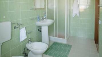 Doccia, soffione a pioggia, set di cortesia gratuito, bidet