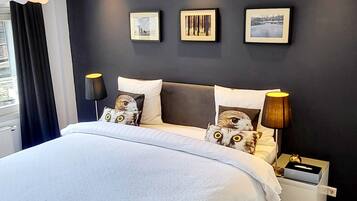 Deluxe Double Room, 1 King Bed | In-room safe, individually decorated, desk, blackout drapes