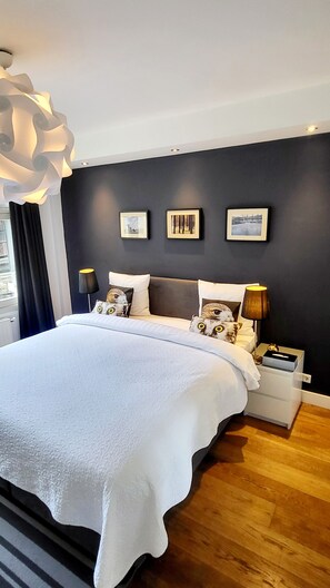 Deluxe Double Room, 1 King Bed | In-room safe, individually decorated, desk, blackout curtains - Velvetamsterdam (Amsterdam)