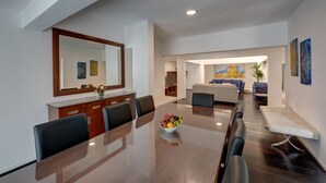 Biệt thự, 4 phòng ngủ, hồ bơi riêng | Khu vực ăn uống tại phòng