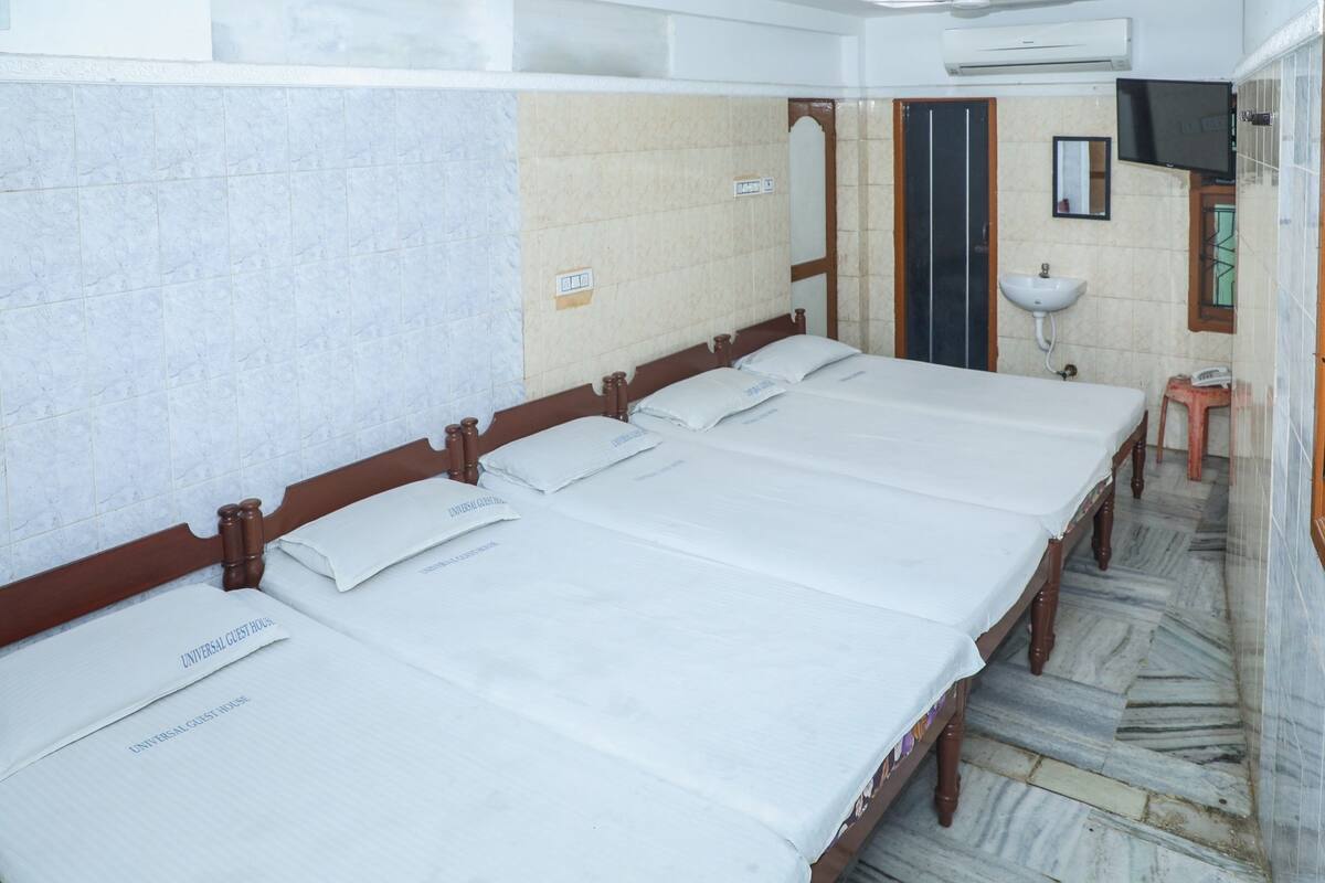 Soundproofing, iron/ironing board, rollaway beds, free WiFi