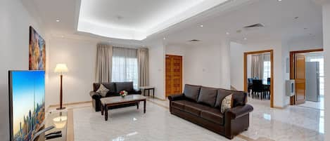 Villa, 4 Bedrooms | Living room | Flat-screen TV