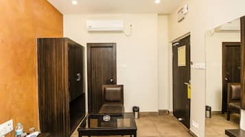 Habitación Premium, 1 cama de matrimonio grande | Ropa de cama de alta calidad, escritorio, wifi gratis y ropa de cama