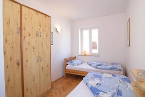 3 sovrum, värdeförvaringsskåp på rummet, wi-fi och sängkläder