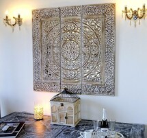 Family Suite, Multiple Beds, Air conditioning, Valley View | Living area | Flat-screen TV