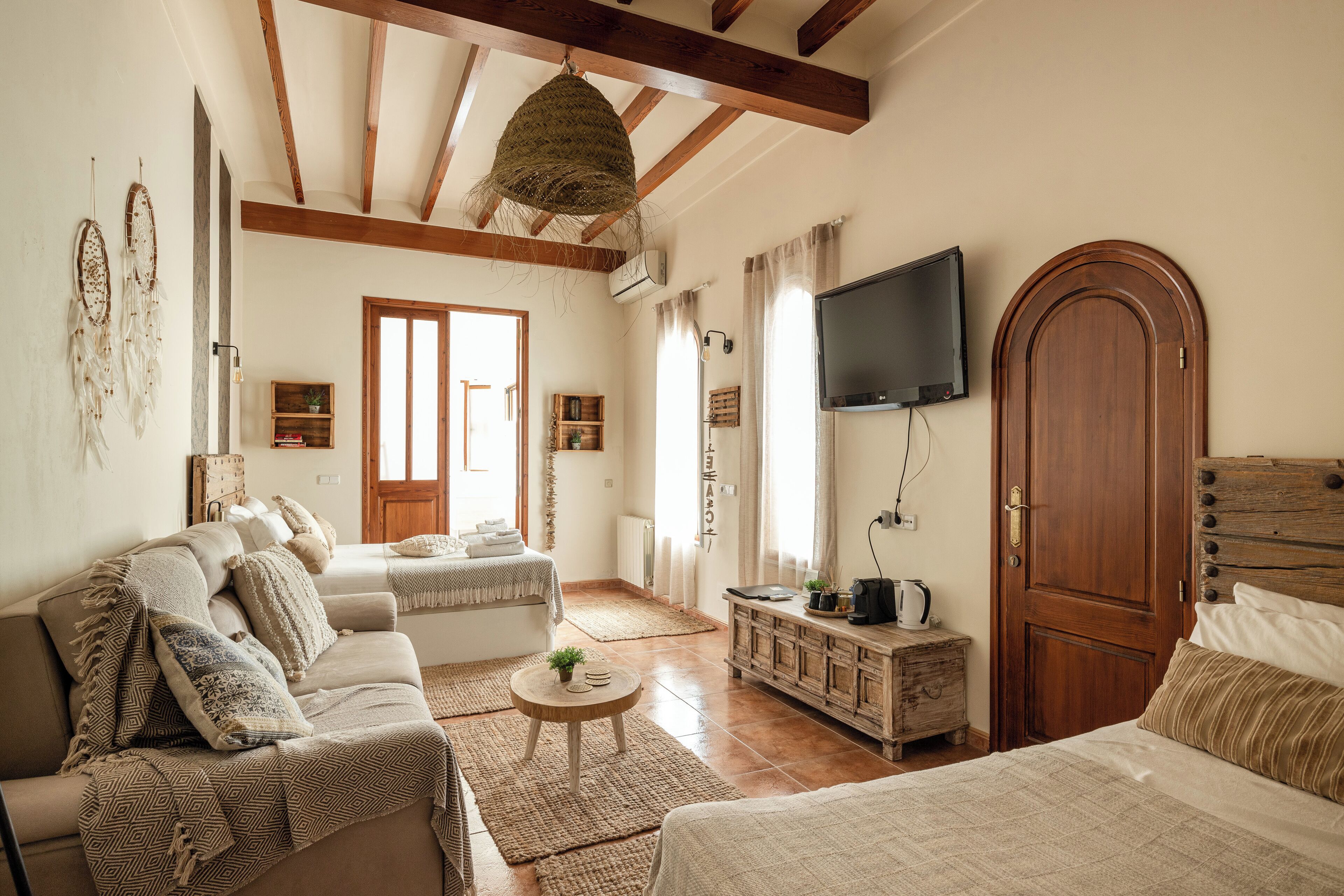 Suite Deluxe, 2 camas dobles, Aire acondicionado, vistas al patio | Ropa de cama de alta calidad, cunas (de pago), wifi gratis