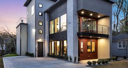 New Modern Home near Atlantic Station with Balcony and Rooftop Deck