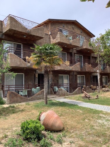 Babylon Gardens Apart Hotel