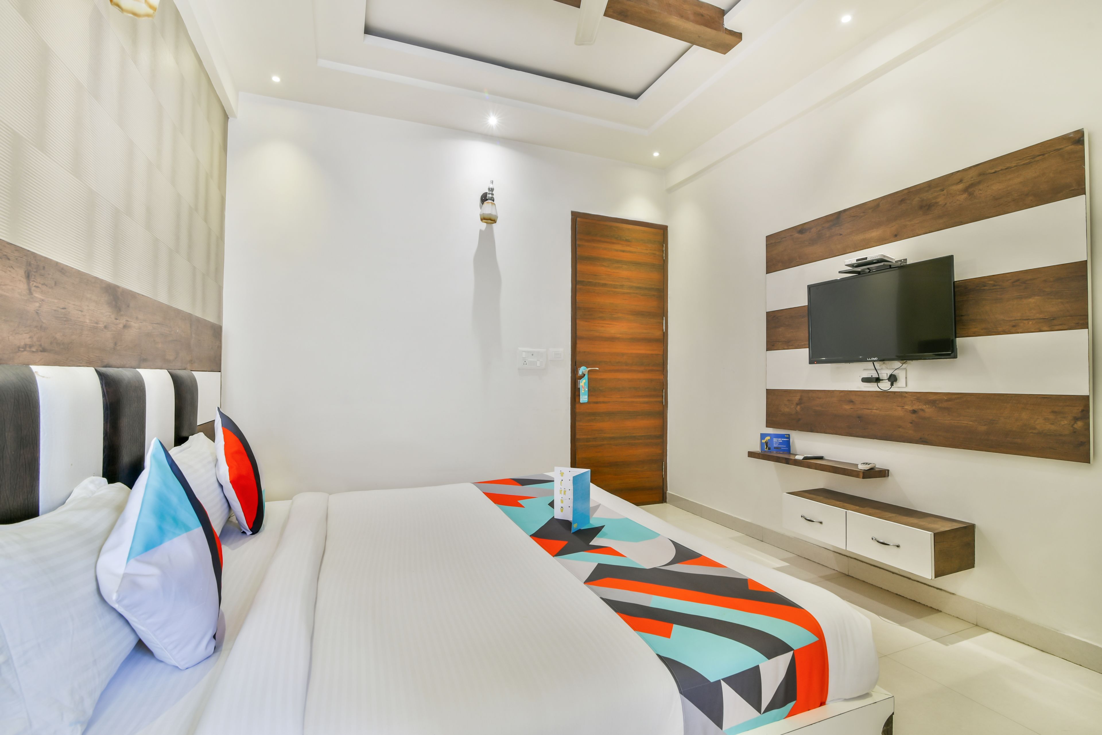 deluxe room, 1 double bed | desk, rollaway beds, free wifi