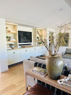 Smart-TV, peis, videospill og DVD-spiller