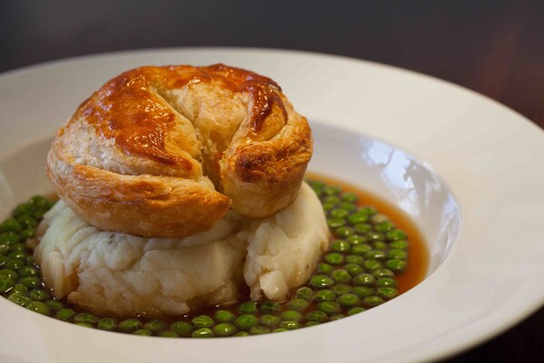 Food and drink - Daylesford Hotel (Daylesford)
