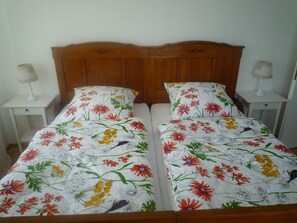 3 bedrooms, WiFi, bed sheets - Fitters' apartment (Zweiflingen)
