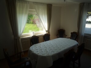 Dining - Fitters' apartment (Zweiflingen)
