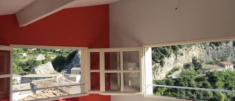 1 habitación, tabla de planchar con plancha, wifi gratis y ropa de cama