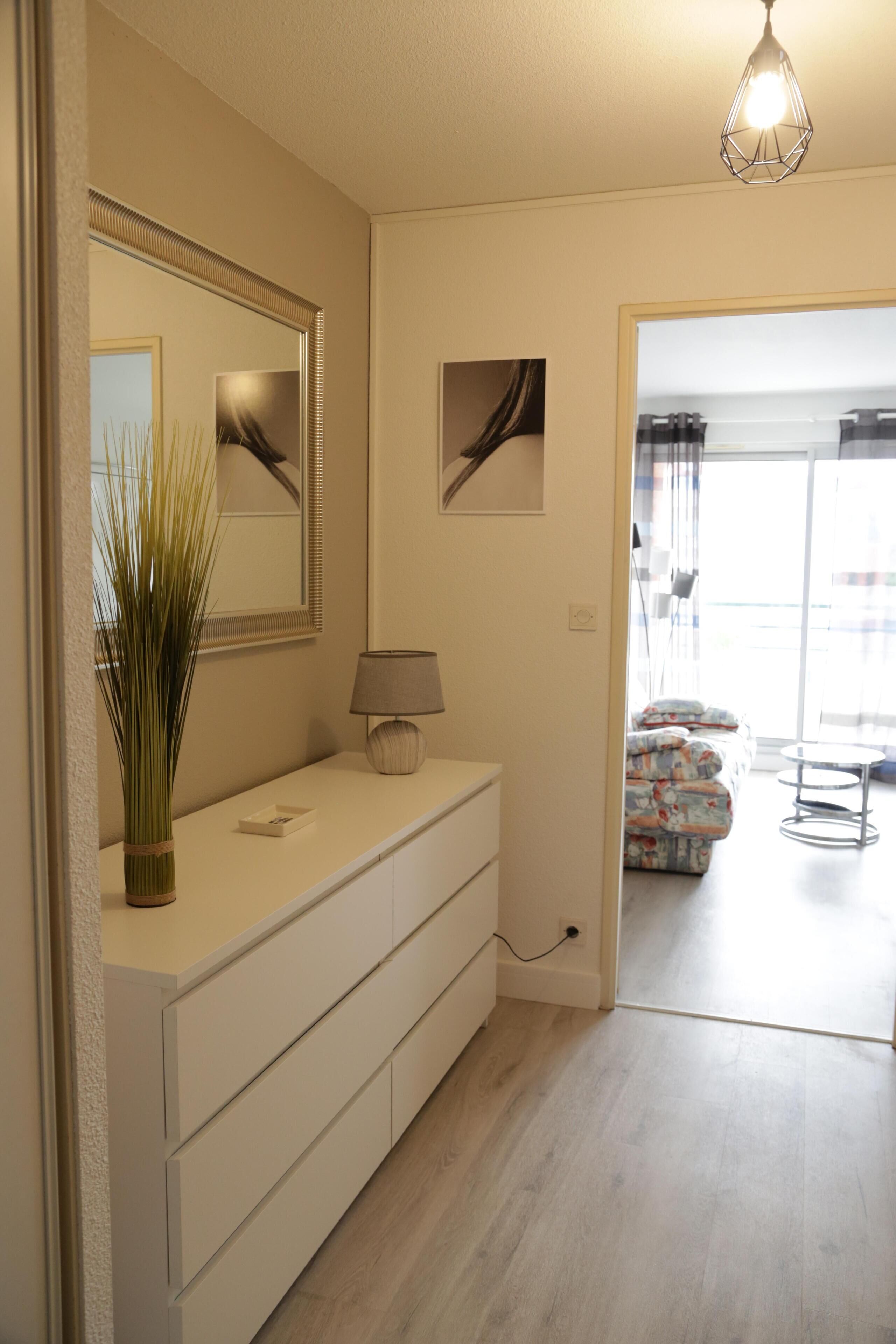 1 chambre, fer et planche à repasser, draps fournis