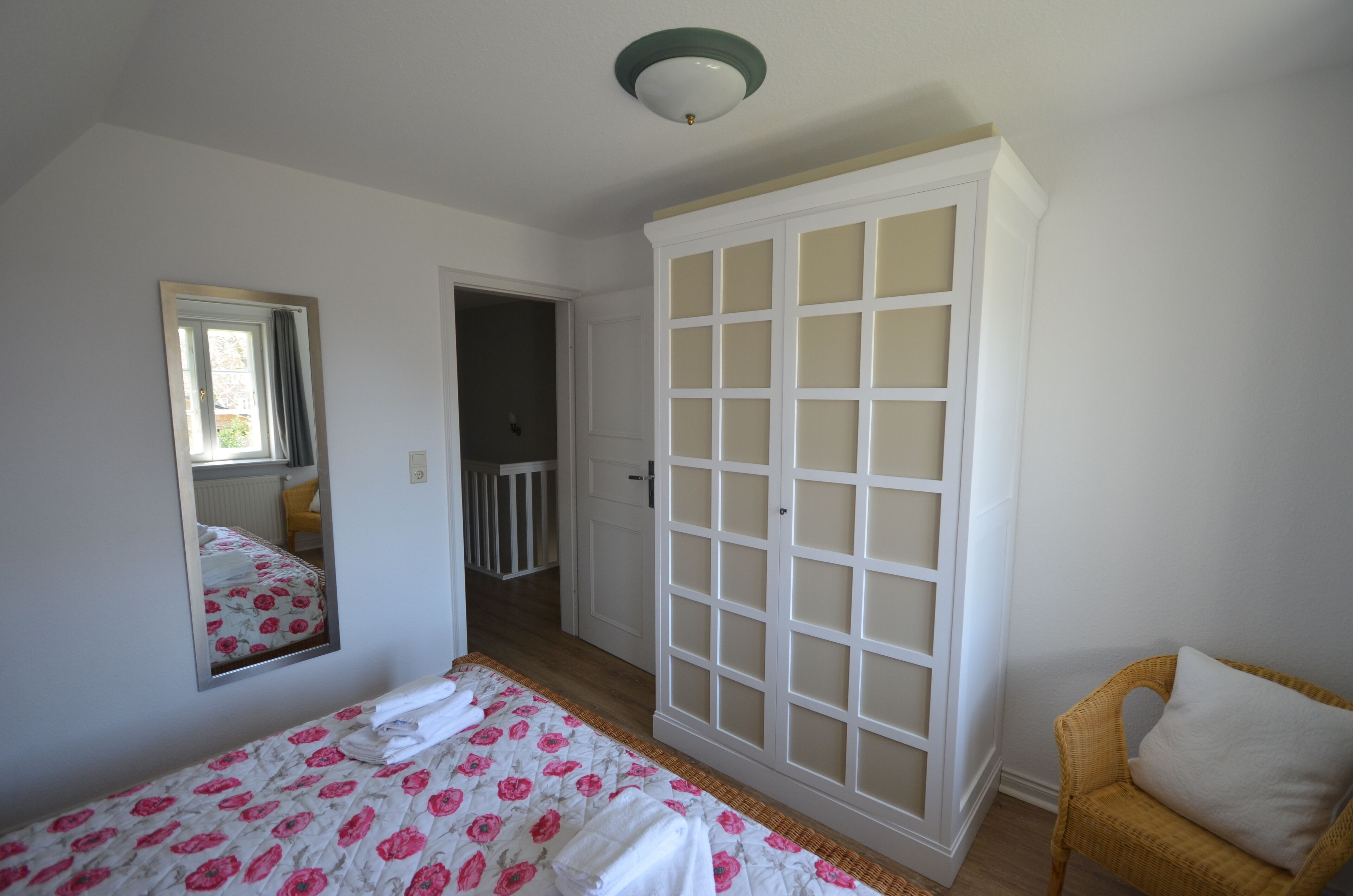 Schlafzimmer mit Doppelbett