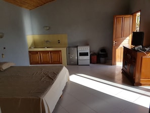 Ferros/tábuas de passar roupa, Wi-Fi de cortesia, roupa de cama
